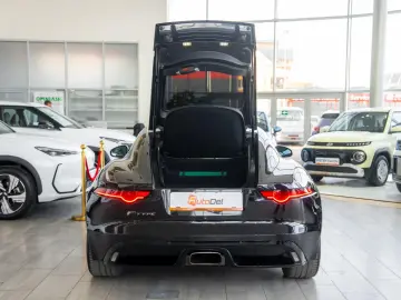 Jaguar F-Type 2.0L I4 ZF8HP