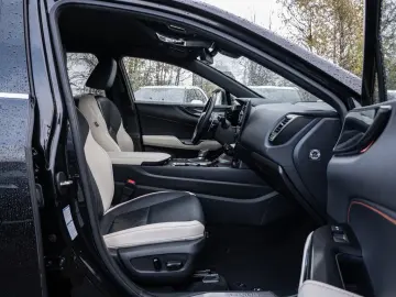 NX 450h   Executive ACC LED 360  Interieur-Pak.