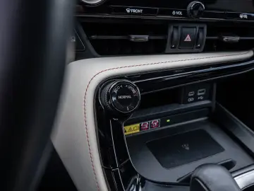 NX 450h   Executive ACC LED 360  Interieur-Pak.