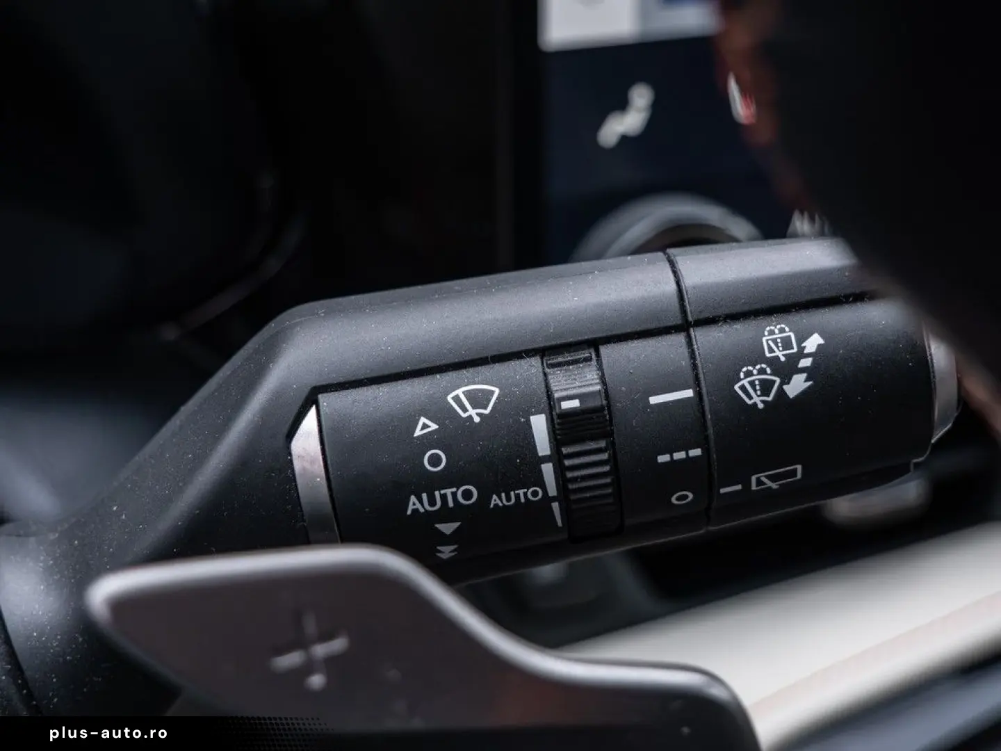 NX 450h   Executive ACC LED 360  Interieur-Pak.