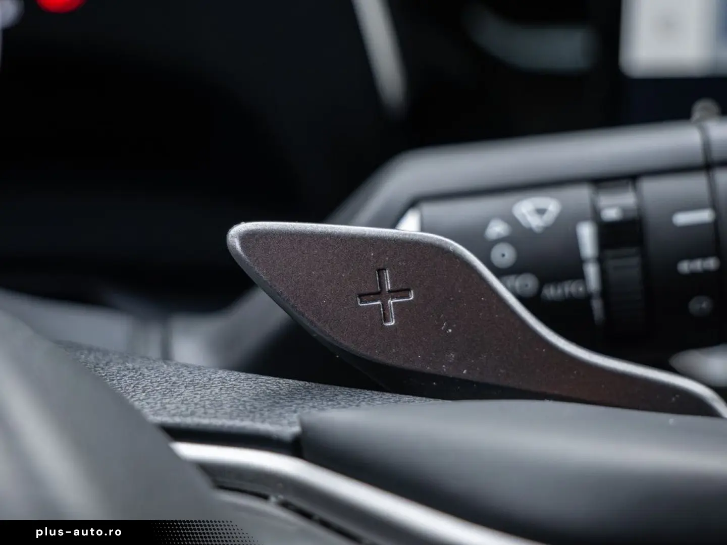 NX 450h   Executive ACC LED 360  Interieur-Pak.