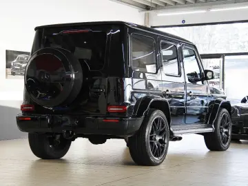 G63 AMG VOLL  CARBON LEDER-ROT TV-FOND STANDHZG