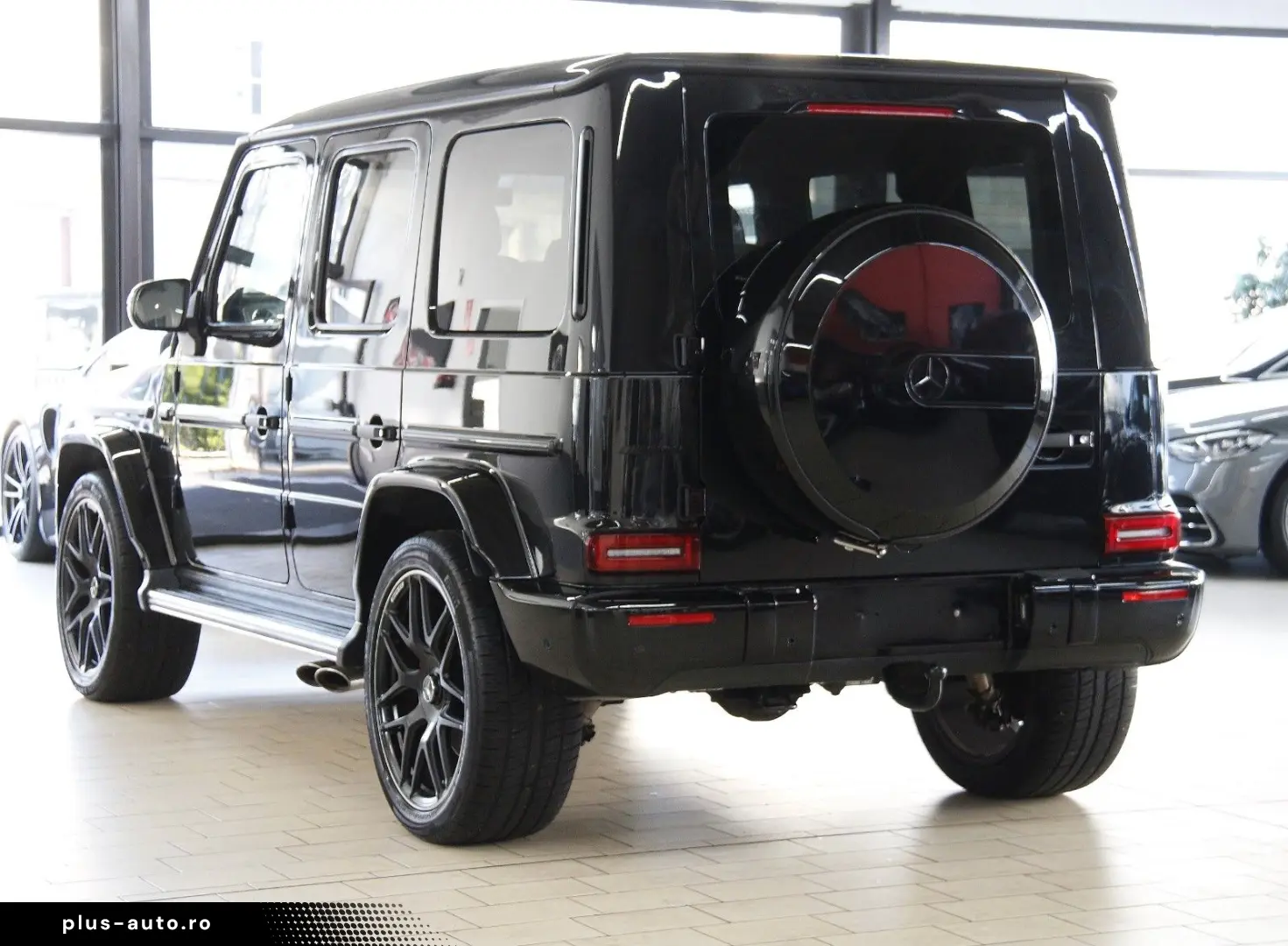 G63 AMG VOLL  CARBON LEDER-ROT TV-FOND STANDHZG