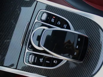 G63 AMG VOLL  CARBON LEDER-ROT TV-FOND STANDHZG