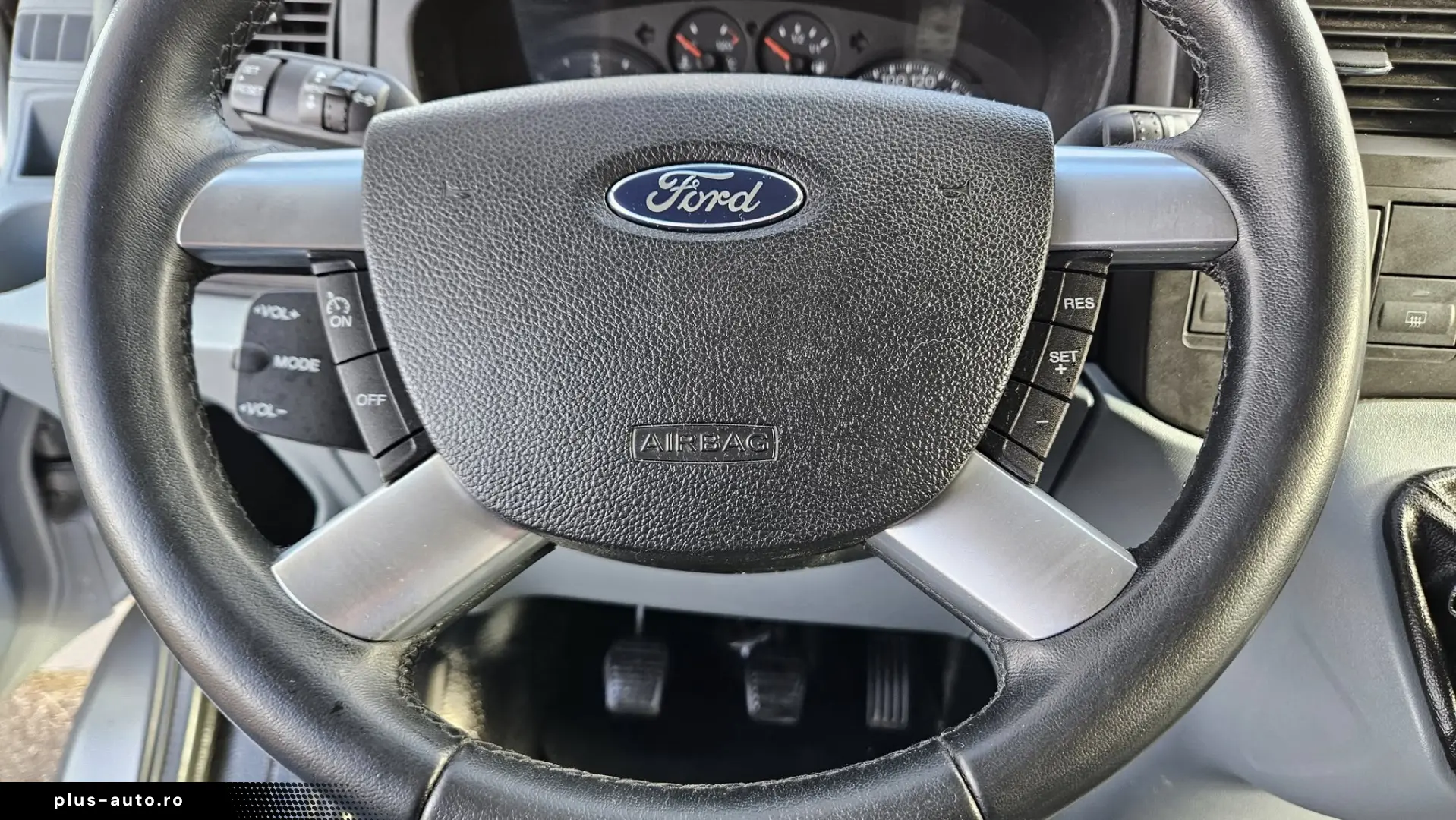 FORD TRANSIT 9 LOCURI 2011