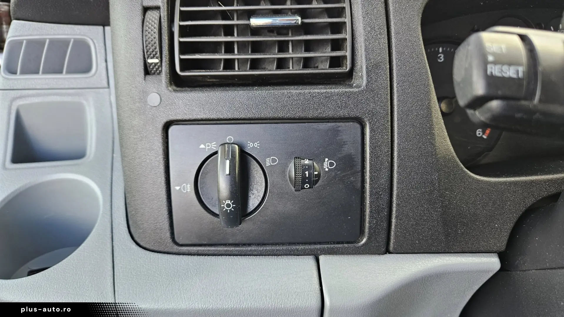 FORD TRANSIT 9 LOCURI 2011