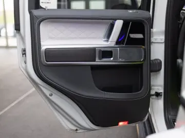 G 63 weiß-magno Fahrwerk NightI II Stdhzg 360