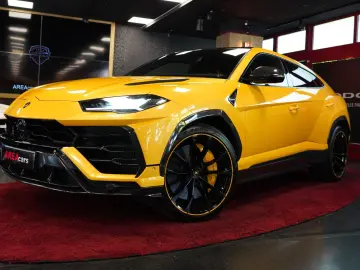 Urus P.CAPSULE AKRAPOVIC CARBON PANO HUD 360