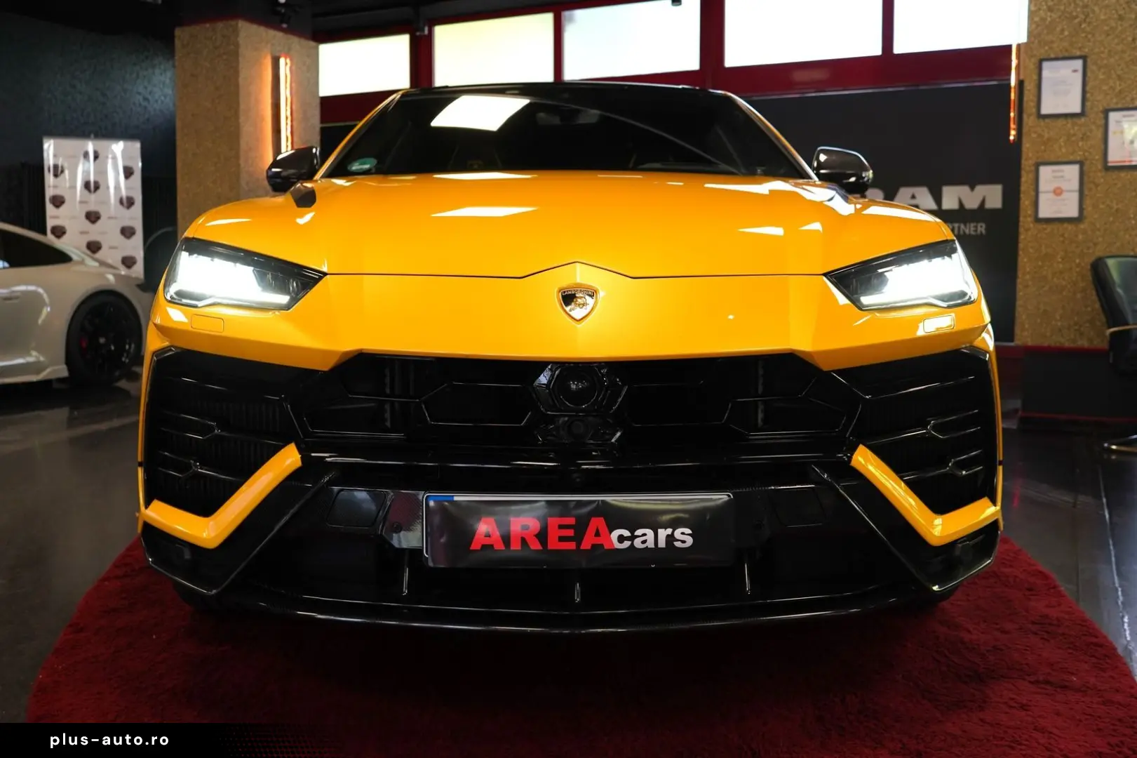 Urus P.CAPSULE AKRAPOVIC CARBON PANO HUD 360