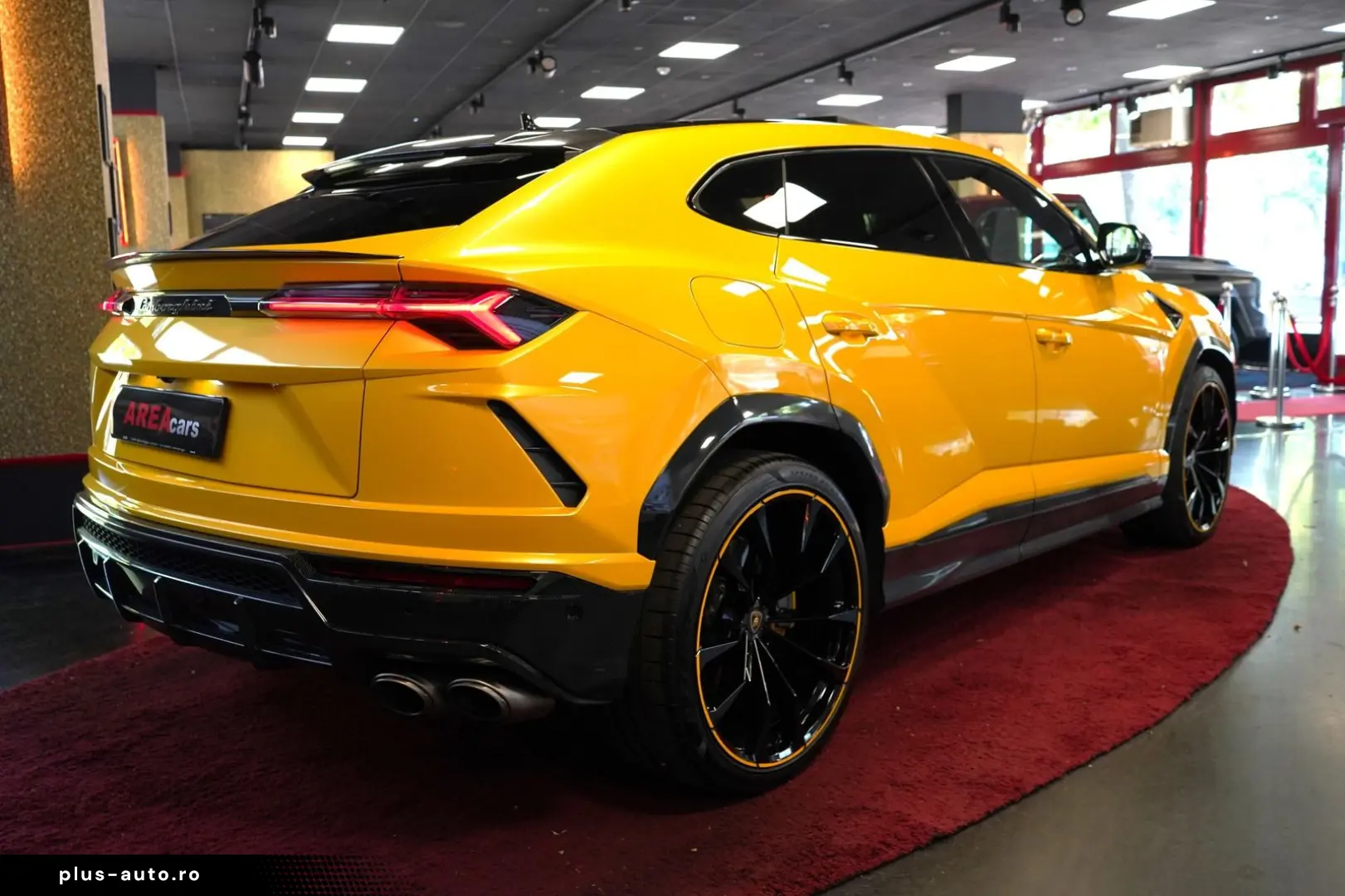 Urus P.CAPSULE AKRAPOVIC CARBON PANO HUD 360