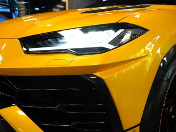 Urus P.CAPSULE AKRAPOVIC CARBON PANO HUD 360