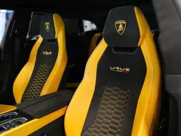 Urus P.CAPSULE AKRAPOVIC CARBON PANO HUD 360