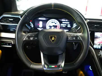 Urus P.CAPSULE AKRAPOVIC CARBON PANO HUD 360