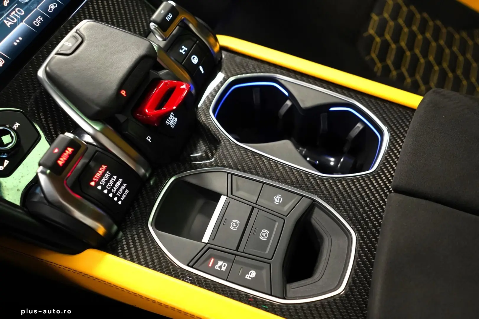 Urus P.CAPSULE AKRAPOVIC CARBON PANO HUD 360