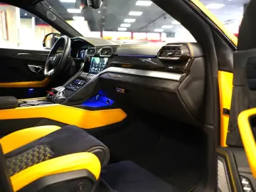 Urus P.CAPSULE AKRAPOVIC CARBON PANO HUD 360