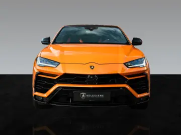 Urus Pearl Capsule   AdPersonam   Panoramic Roof