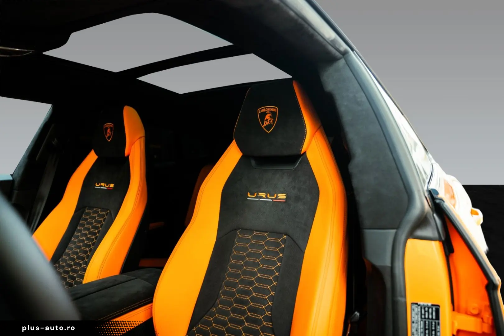 Urus Pearl Capsule   AdPersonam   Panoramic Roof