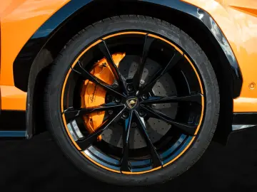 Urus Pearl Capsule   AdPersonam   Panoramic Roof