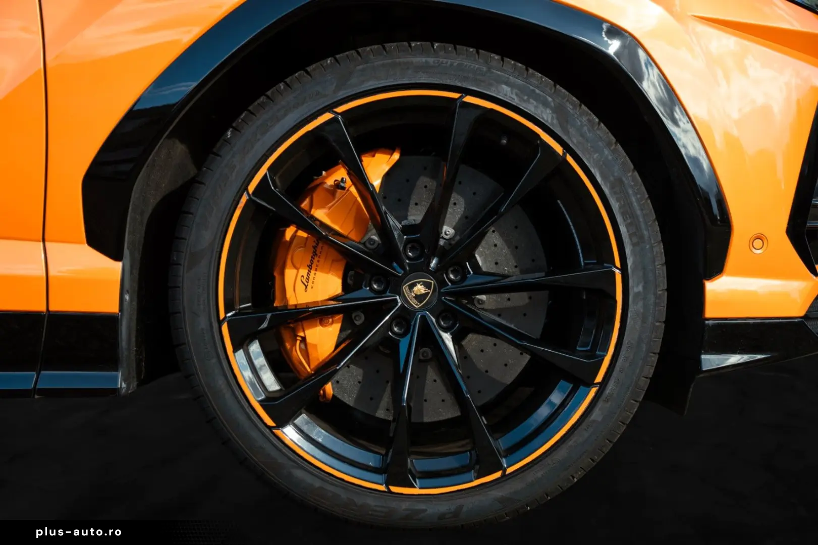 Urus Pearl Capsule   AdPersonam   Panoramic Roof