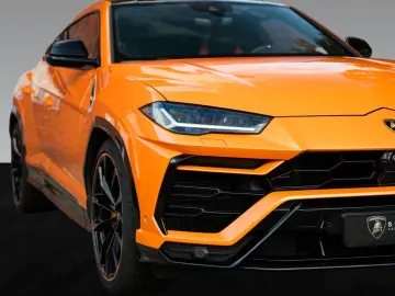 Urus Pearl Capsule   AdPersonam   Panoramic Roof