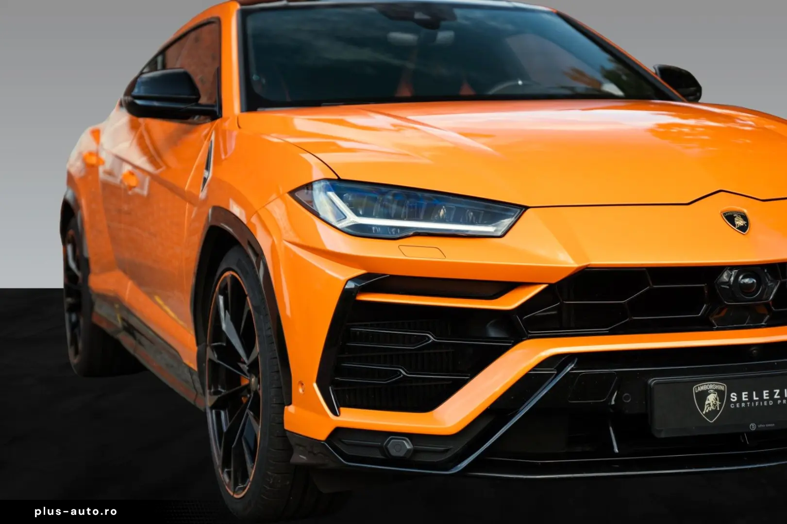 Urus Pearl Capsule   AdPersonam   Panoramic Roof