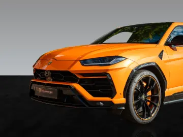 Urus Pearl Capsule   AdPersonam   Panoramic Roof