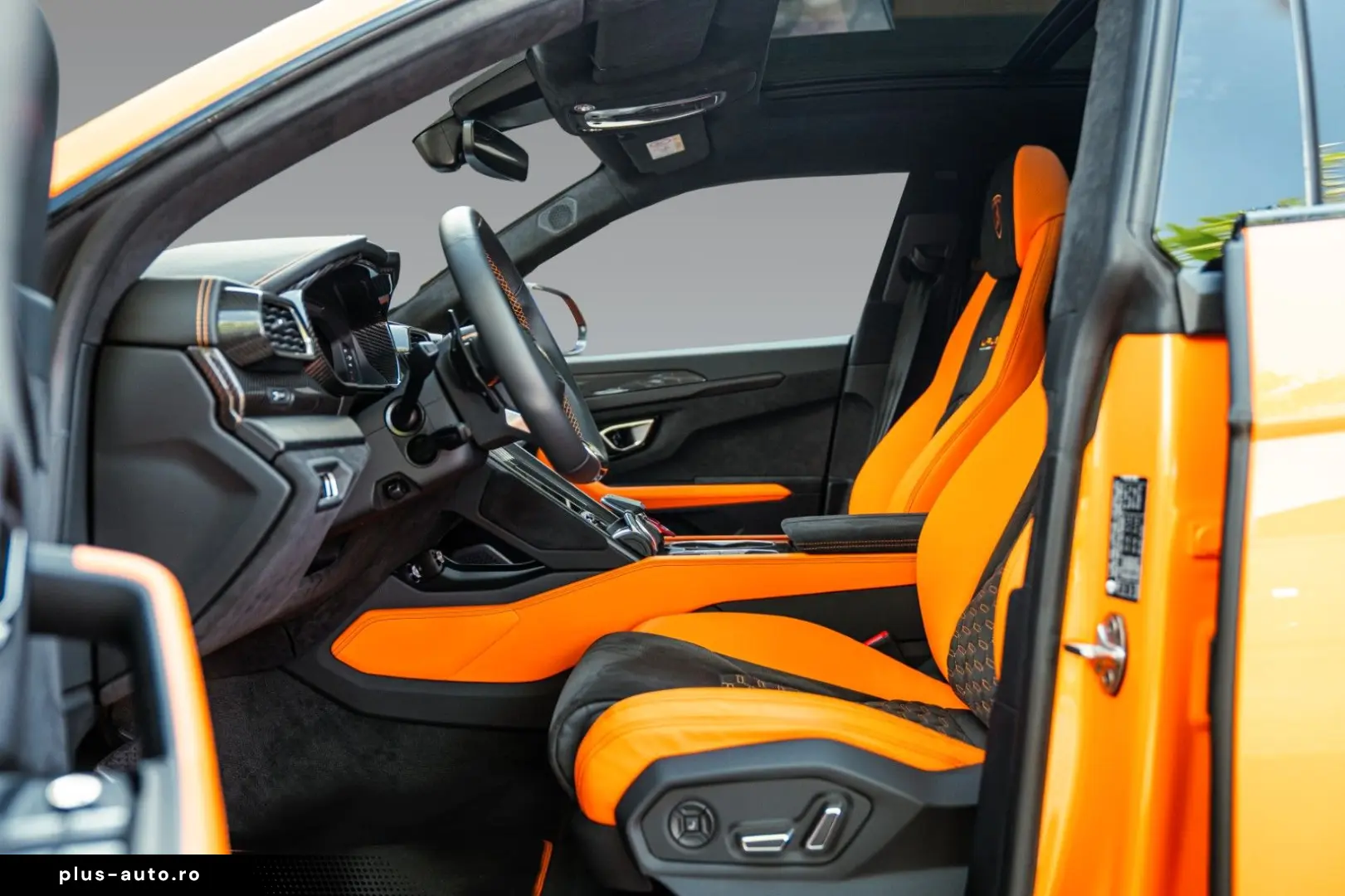 Urus Pearl Capsule   AdPersonam   Panoramic Roof