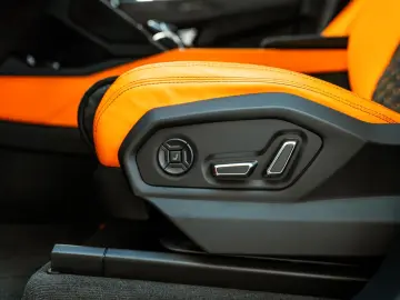 Urus Pearl Capsule   AdPersonam   Panoramic Roof