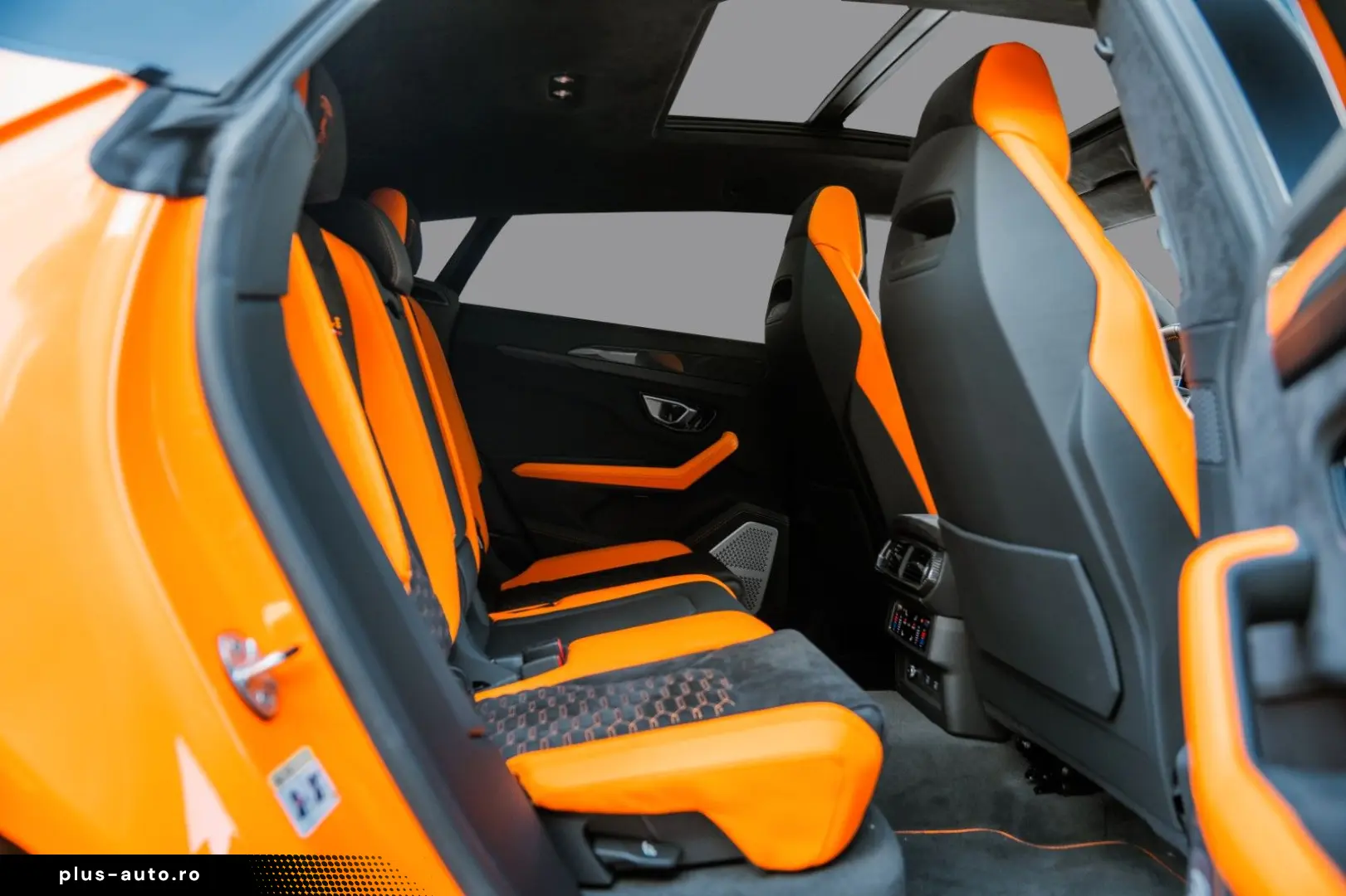 Urus Pearl Capsule   AdPersonam   Panoramic Roof