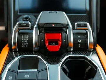 Urus Pearl Capsule   AdPersonam   Panoramic Roof