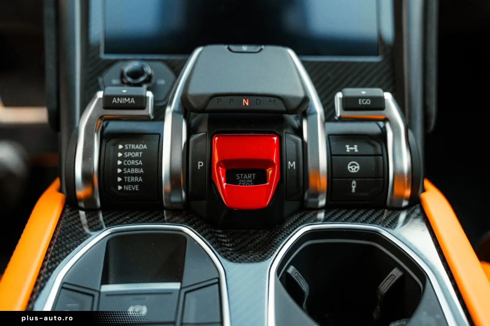 Urus Pearl Capsule   AdPersonam   Panoramic Roof