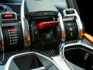 Urus Pearl Capsule   AdPersonam   Panoramic Roof