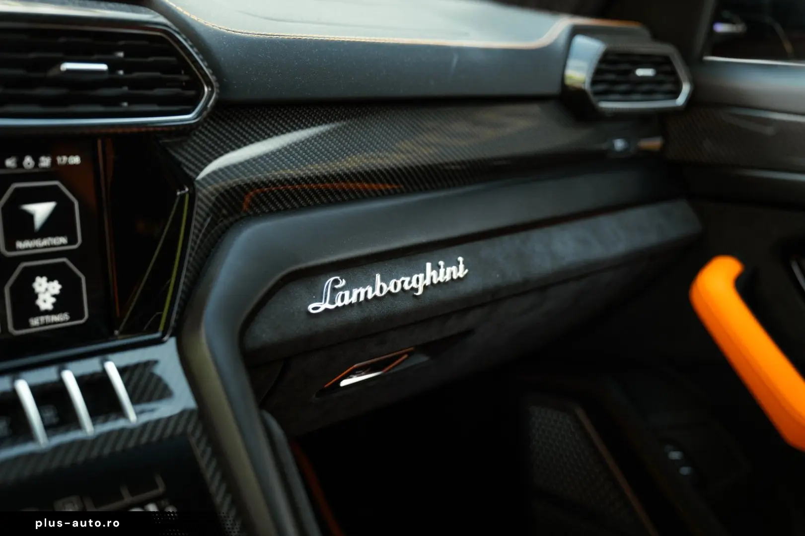 Urus Pearl Capsule   AdPersonam   Panoramic Roof