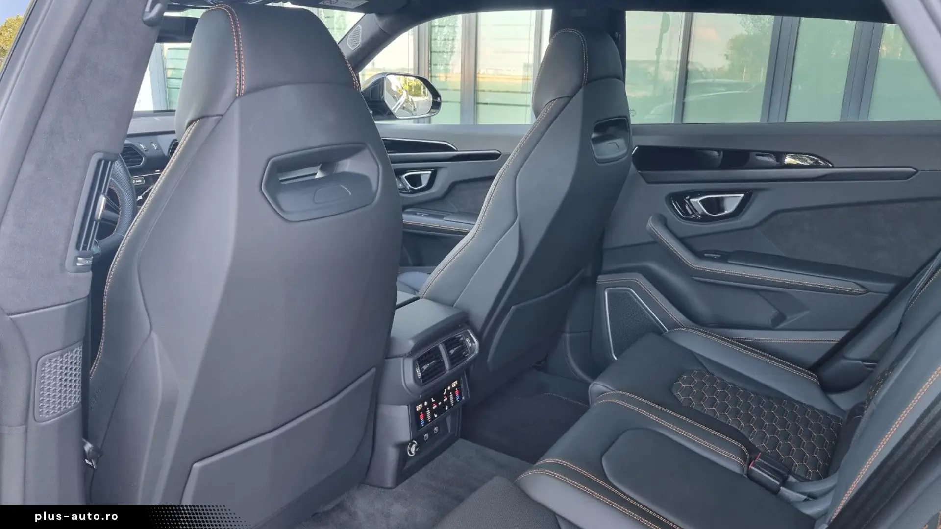 Urus 4.0 V8 23'' Pano HUD Anima 360