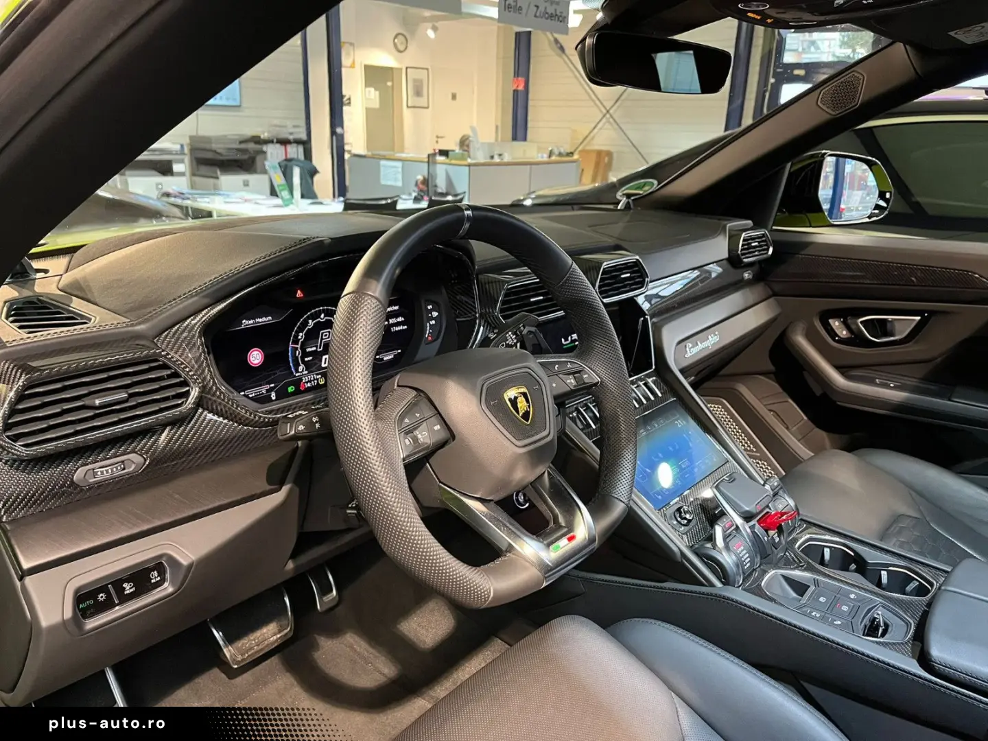 Urus 4.0 V8 Autom.S PANO CARBON MASSAGE S.CLOSE