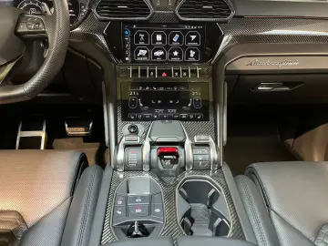 Urus 4.0 V8 Autom.S PANO CARBON MASSAGE S.CLOSE