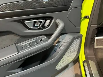 Urus 4.0 V8 Autom.S PANO CARBON MASSAGE S.CLOSE