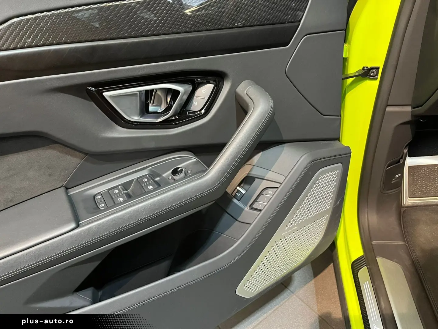 Urus 4.0 V8 Autom.S PANO CARBON MASSAGE S.CLOSE