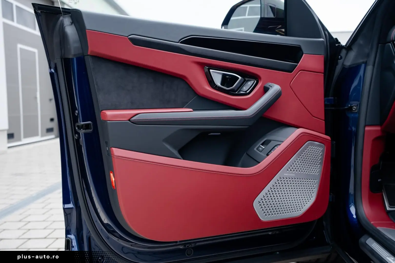 Urus   1. Hand   Q-Citura   HUD   B&O