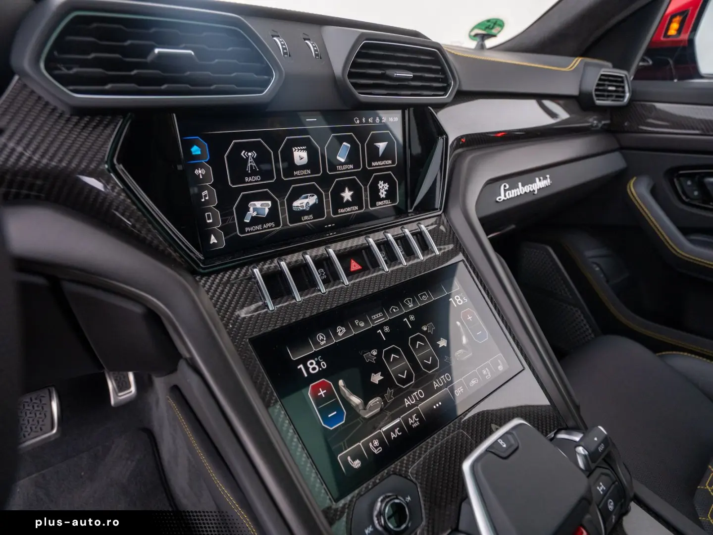 Urus 23  B&O PANO MASSAGE PARK ASSIST CARBON AMB