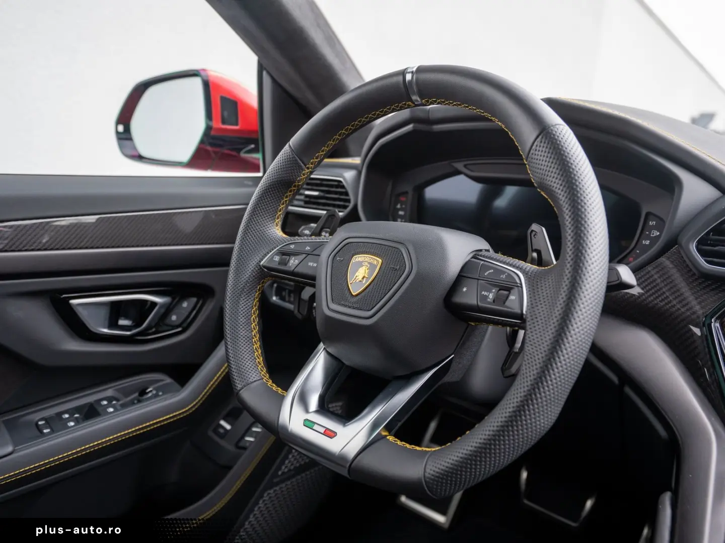 Urus 23  B&O PANO MASSAGE PARK ASSIST CARBON AMB