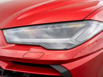 Urus 23  B&O PANO MASSAGE PARK ASSIST CARBON AMB