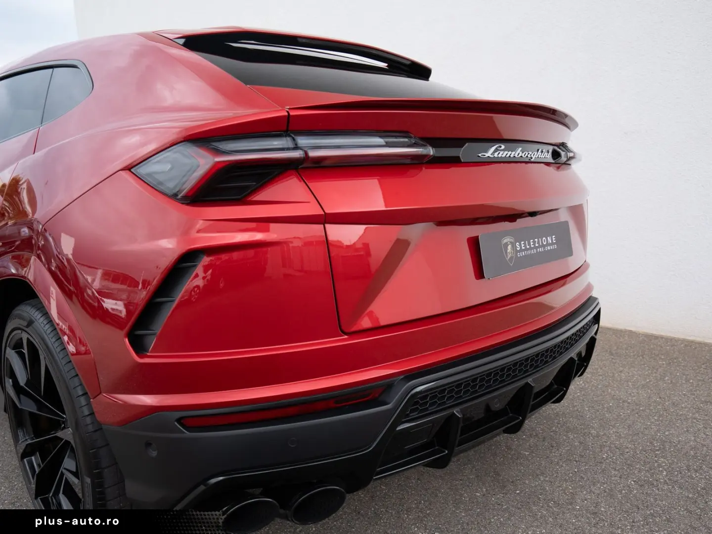 Urus 23  B&O PANO MASSAGE PARK ASSIST CARBON AMB