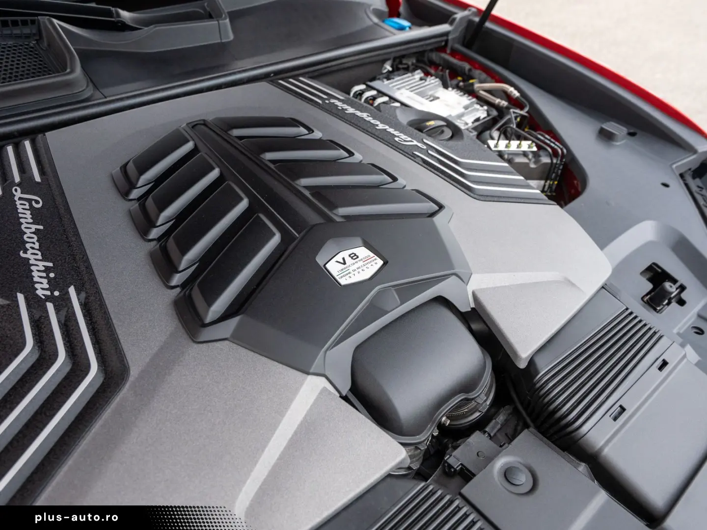 Urus 23  B&O PANO MASSAGE PARK ASSIST CARBON AMB