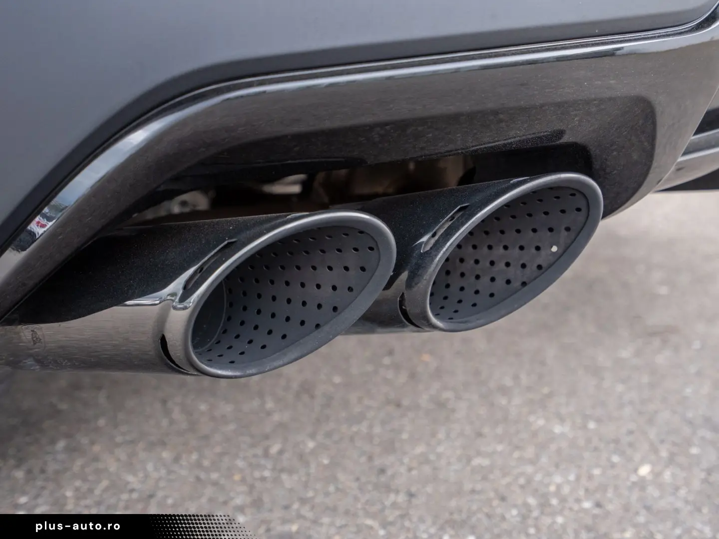 Urus 23  B&O PANO MASSAGE PARK ASSIST CARBON AMB