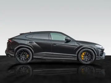 Urus Graphite Capsule   Matt Paint   Carbon Pack