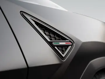 Urus Graphite Capsule   Matt Paint   Carbon Pack