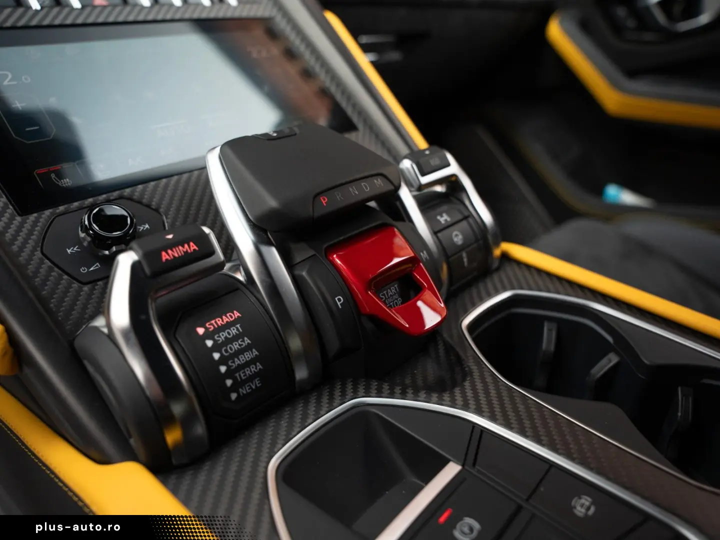 Urus Graphite Capsule   Matt Paint   Carbon Pack