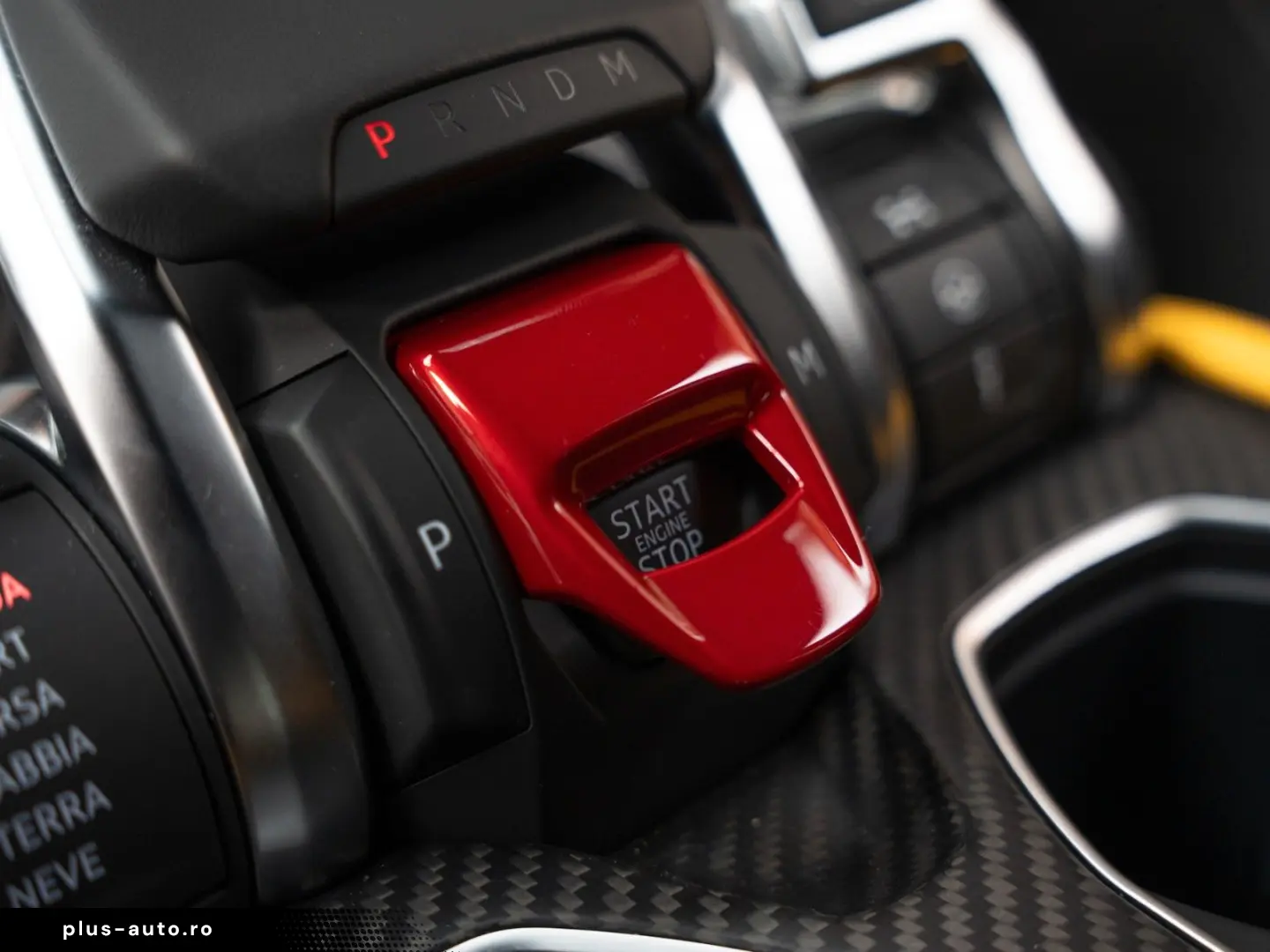 Urus Graphite Capsule   Matt Paint   Carbon Pack