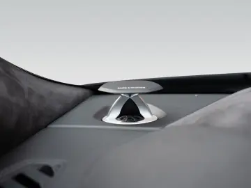 Urus Graphite Capsule   Matt Paint   Carbon Pack